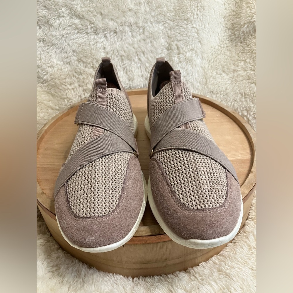 OTBT Womens Vicky Taupe Leather Suede Lifestyle Slip-On Sneakers Shoes Size 9M - Picture 2 of 9
